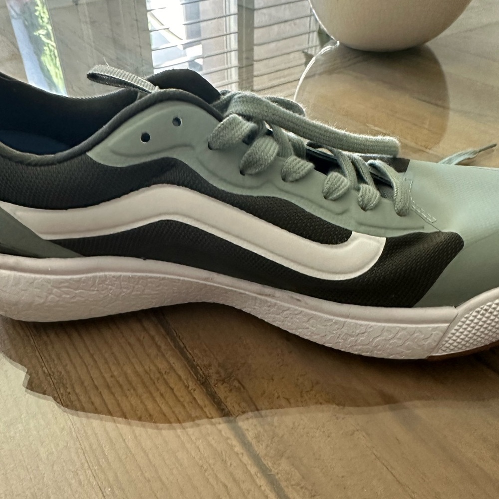 Vans Ultra Range sneakers